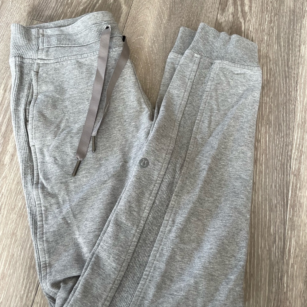 Lululemon Gray Women's Joggers - Picture 2 of 6